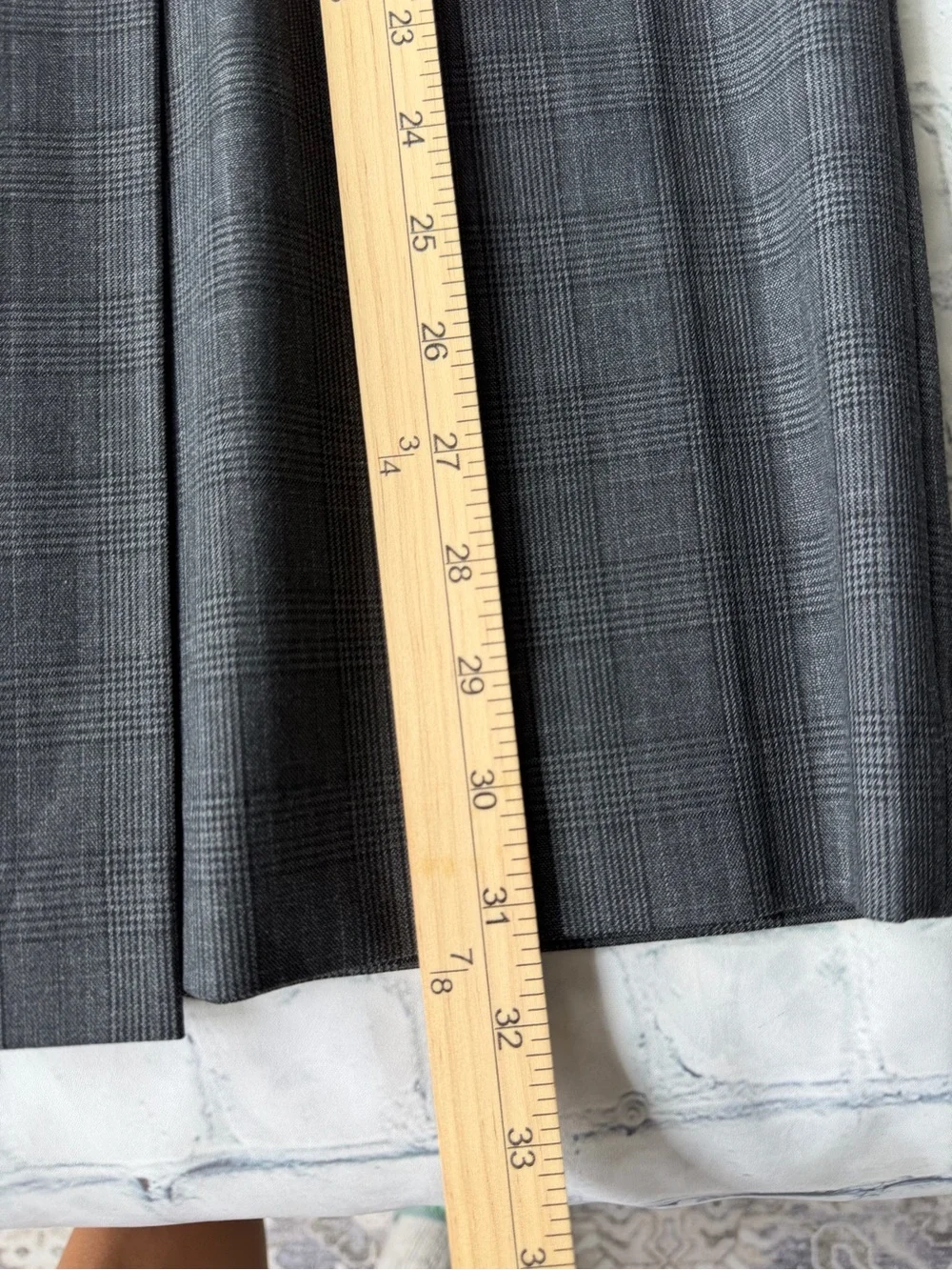 ✅ Uniqlo Gray Pleated Midi Skirt size S waist 26-27 in